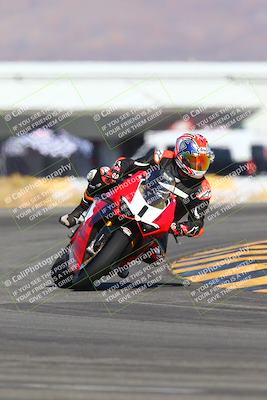 media/Jan-14-2024-SoCal Trackdays (Sun) [[2e55ec21a6]]/Turn 16 Set 2 (1125am)/